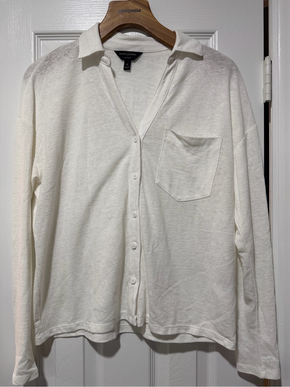 Banana Republic women’s linen Long-Sleeve Button Front cardigan Shirt - medium